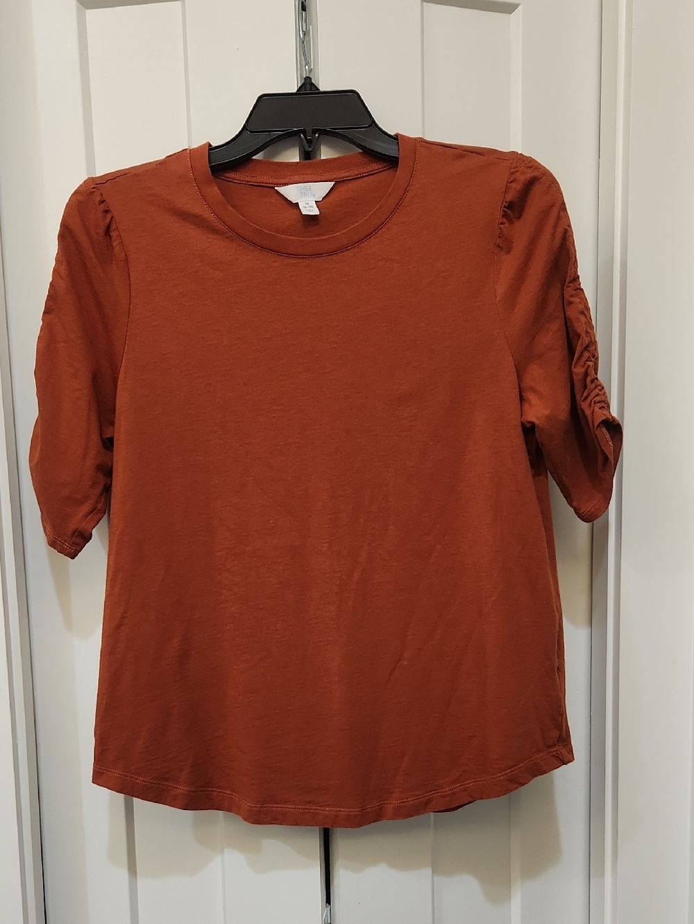 Time and Tru 1 Rust and 1 Black Short-Sleeve Puff Crewneck Top (Lot Of 2)